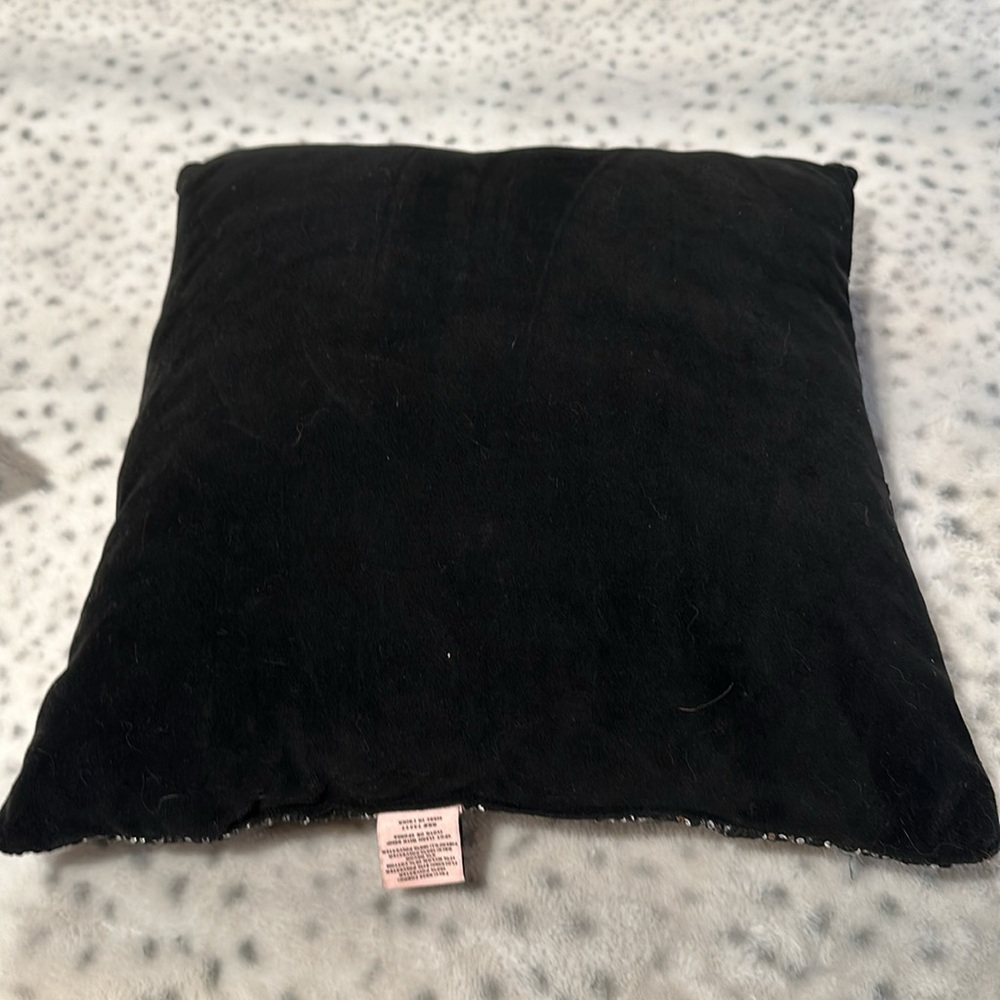 Two juicy couture leopard sequin pillows with velvet on the back - Picture 4 of 5
